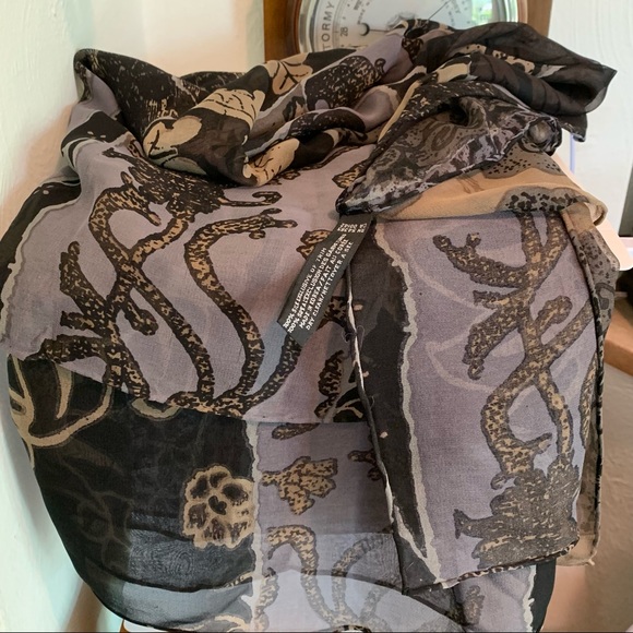 Peter Nygard VERY Large Silk Scarf Sarong Sized - 36” by 72” - Picture 7 of 12